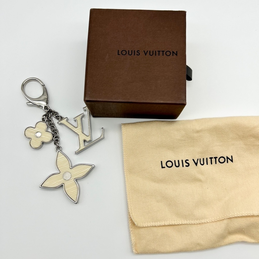 LV fleur de Lis white epi bag charm with box and dustbag good condition dp0162